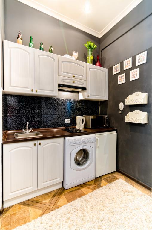 Stylish Studio Near Rynok Square Львов Экстерьер фото